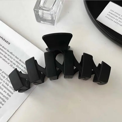 Elegant Black Geometric Plastic Hair Claw